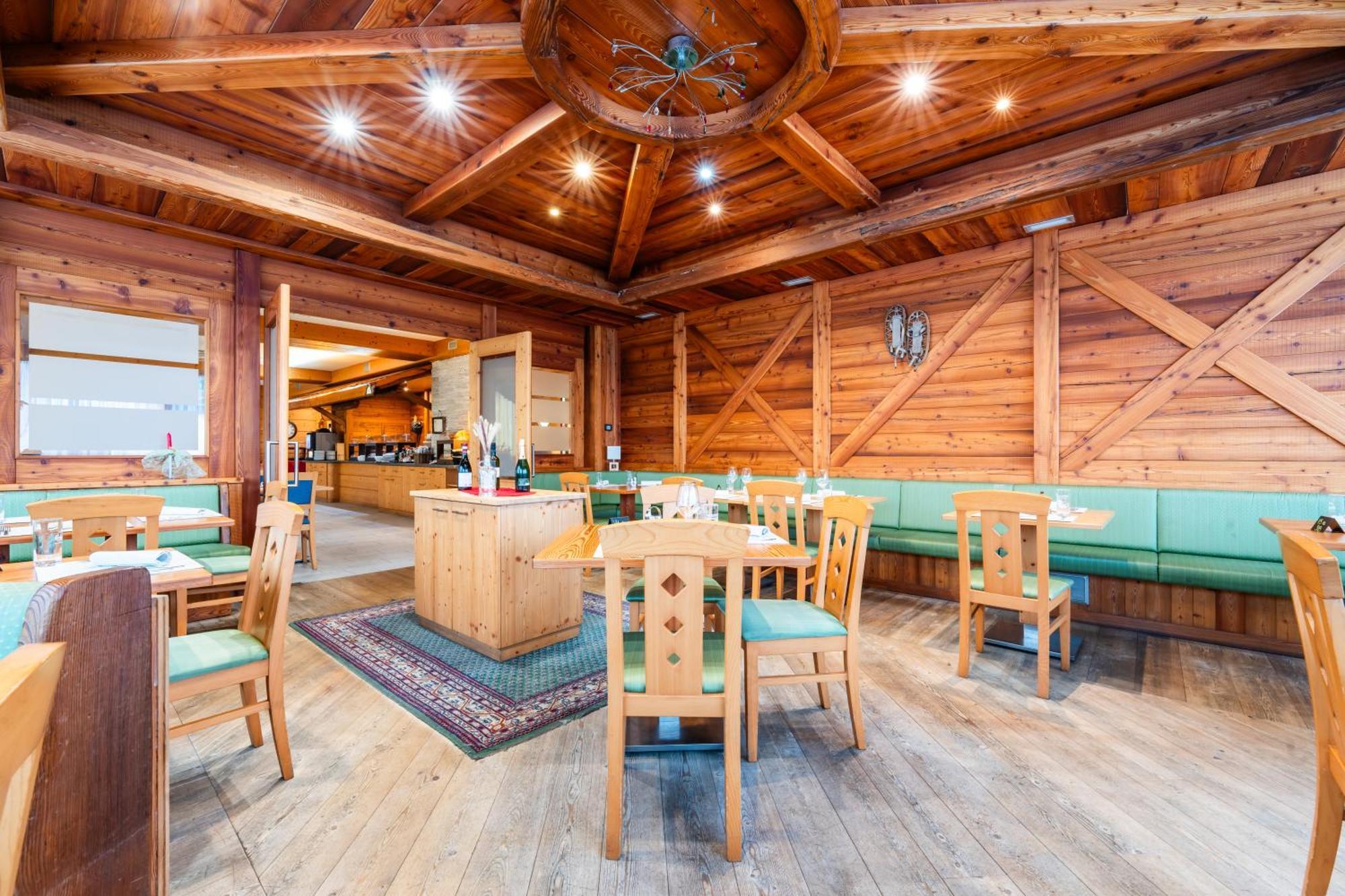 Alpine Mugon Hotel Vason Exterior photo