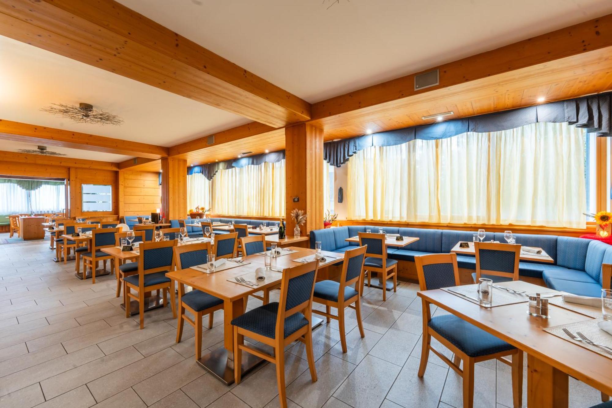 Alpine Mugon Hotel Vason Exterior photo