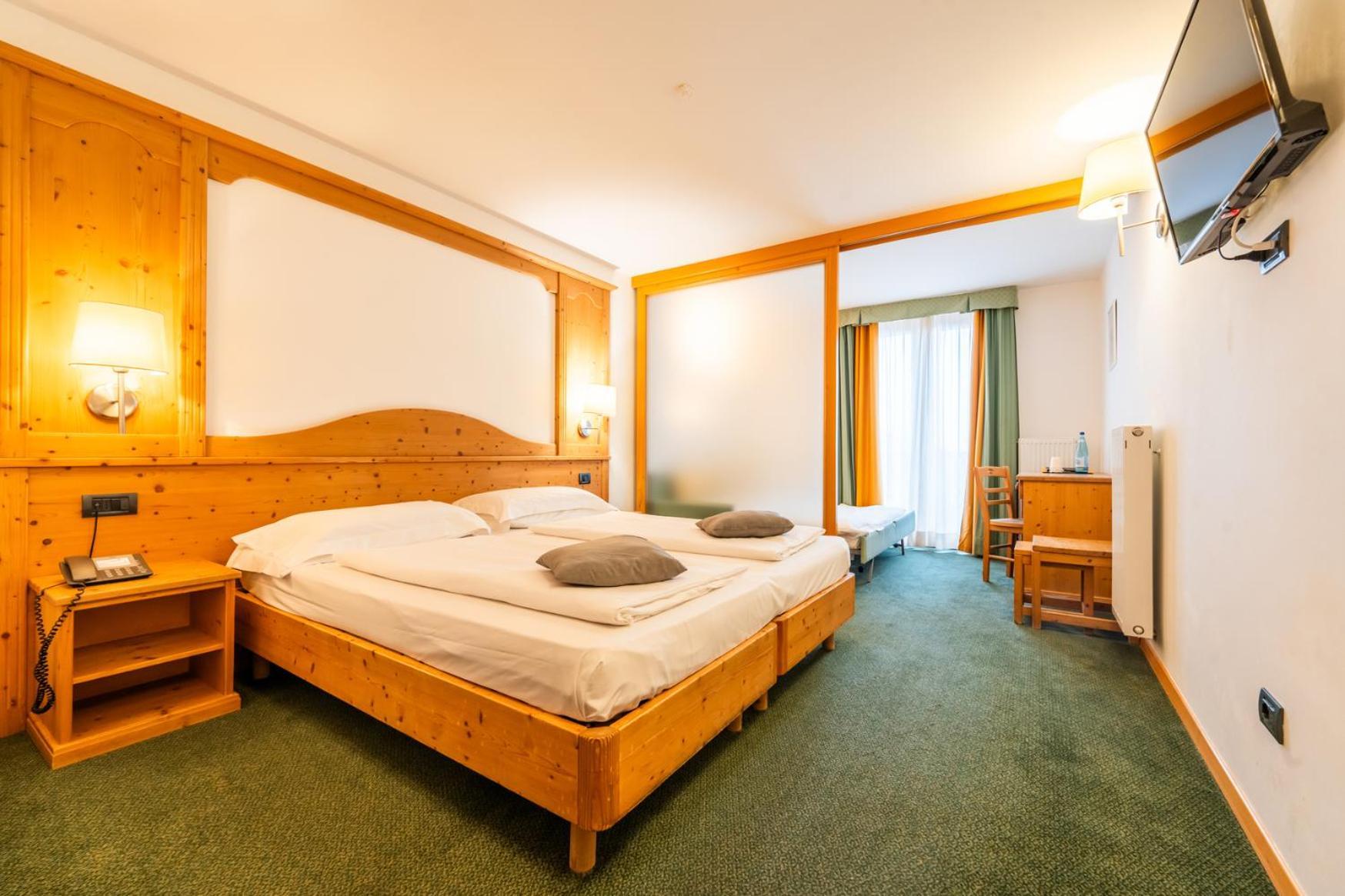 Alpine Mugon Hotel Vason Exterior photo
