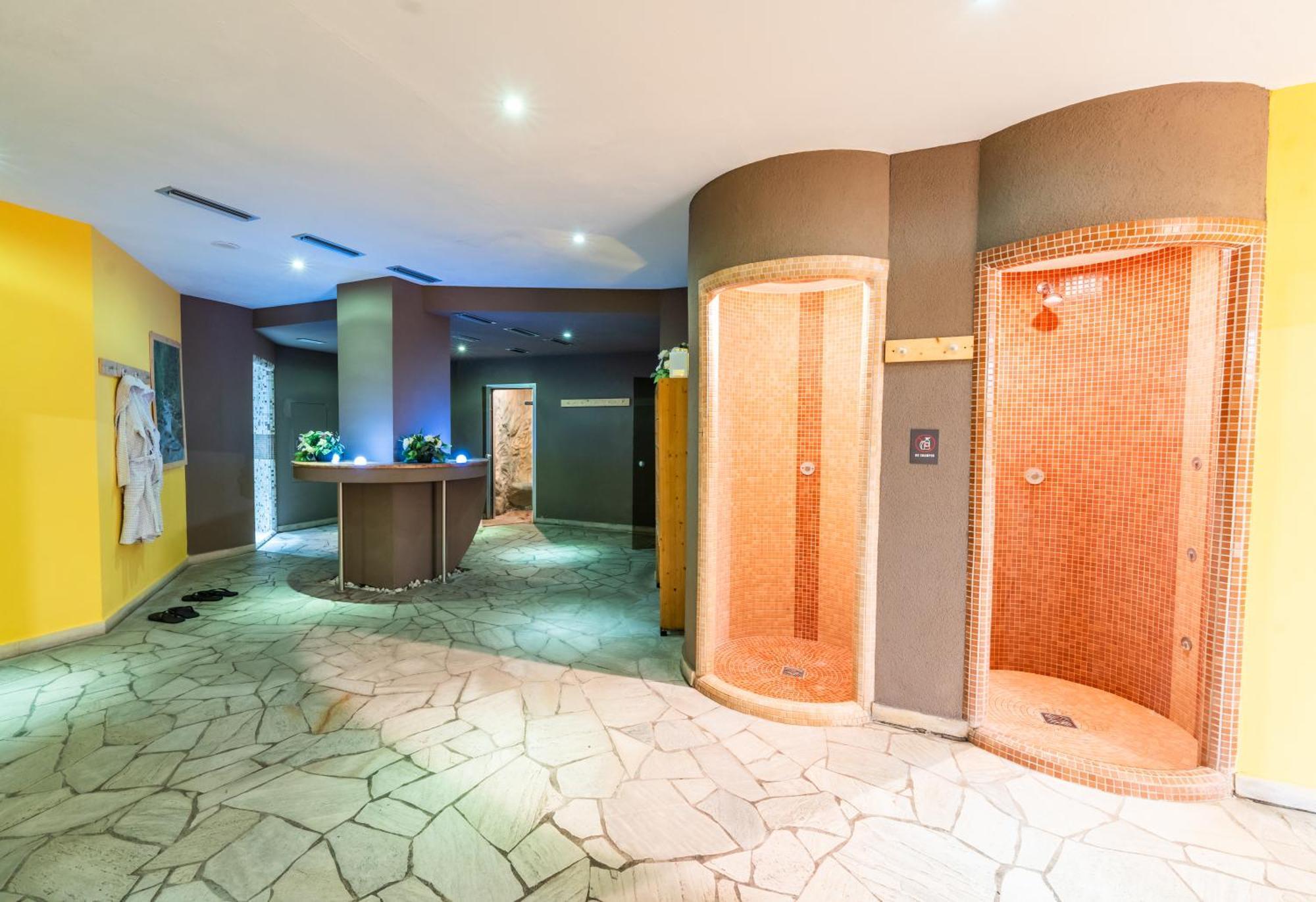 Alpine Mugon Hotel Vason Exterior photo